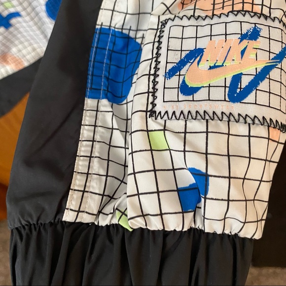 NWT Nike Loose Fit Pullover Jacket | Women’s Small - Picture 8 of 13